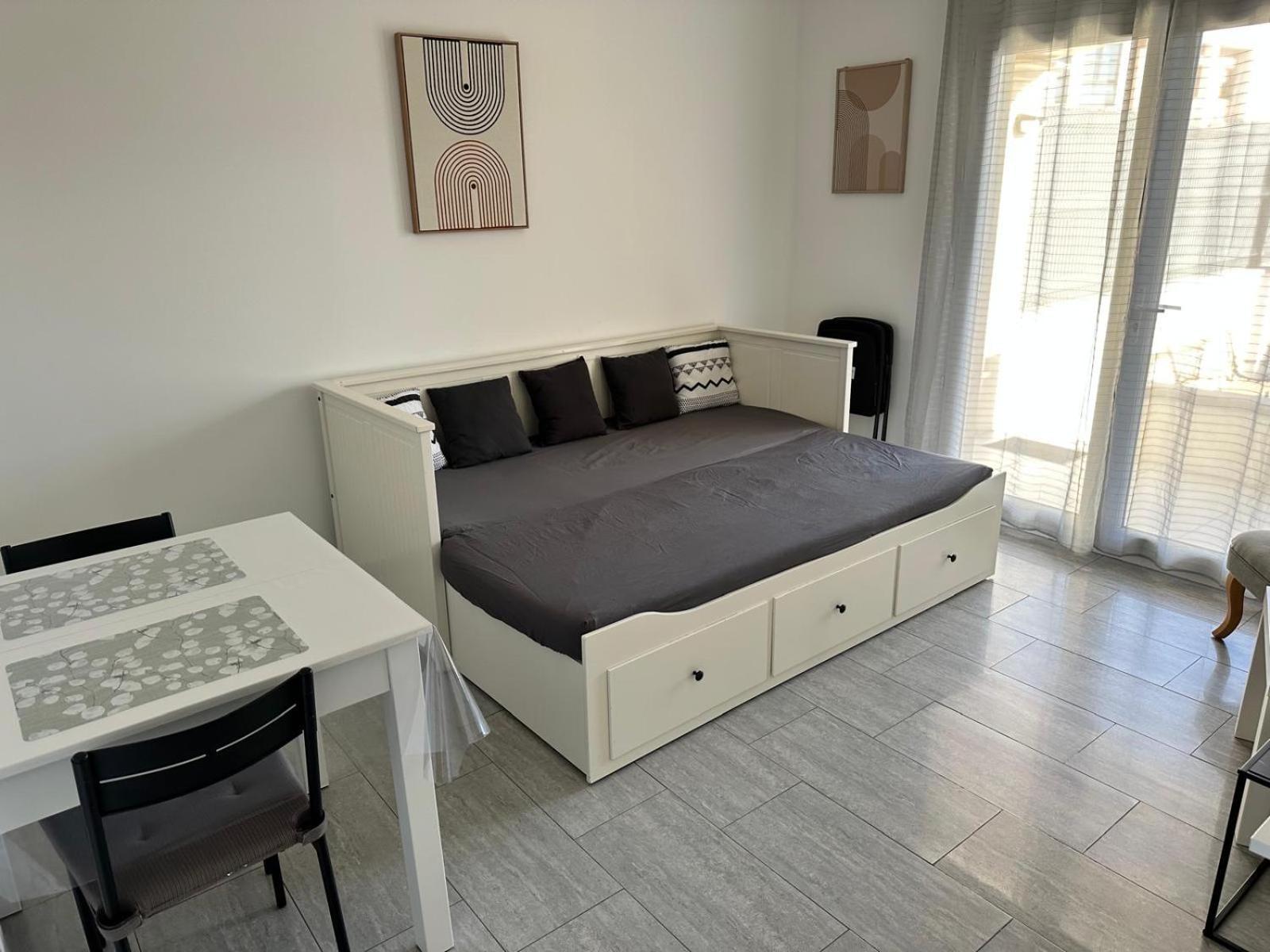 Appartement T2 Avec Terrasse Et Cour Cavaillon Exterior foto