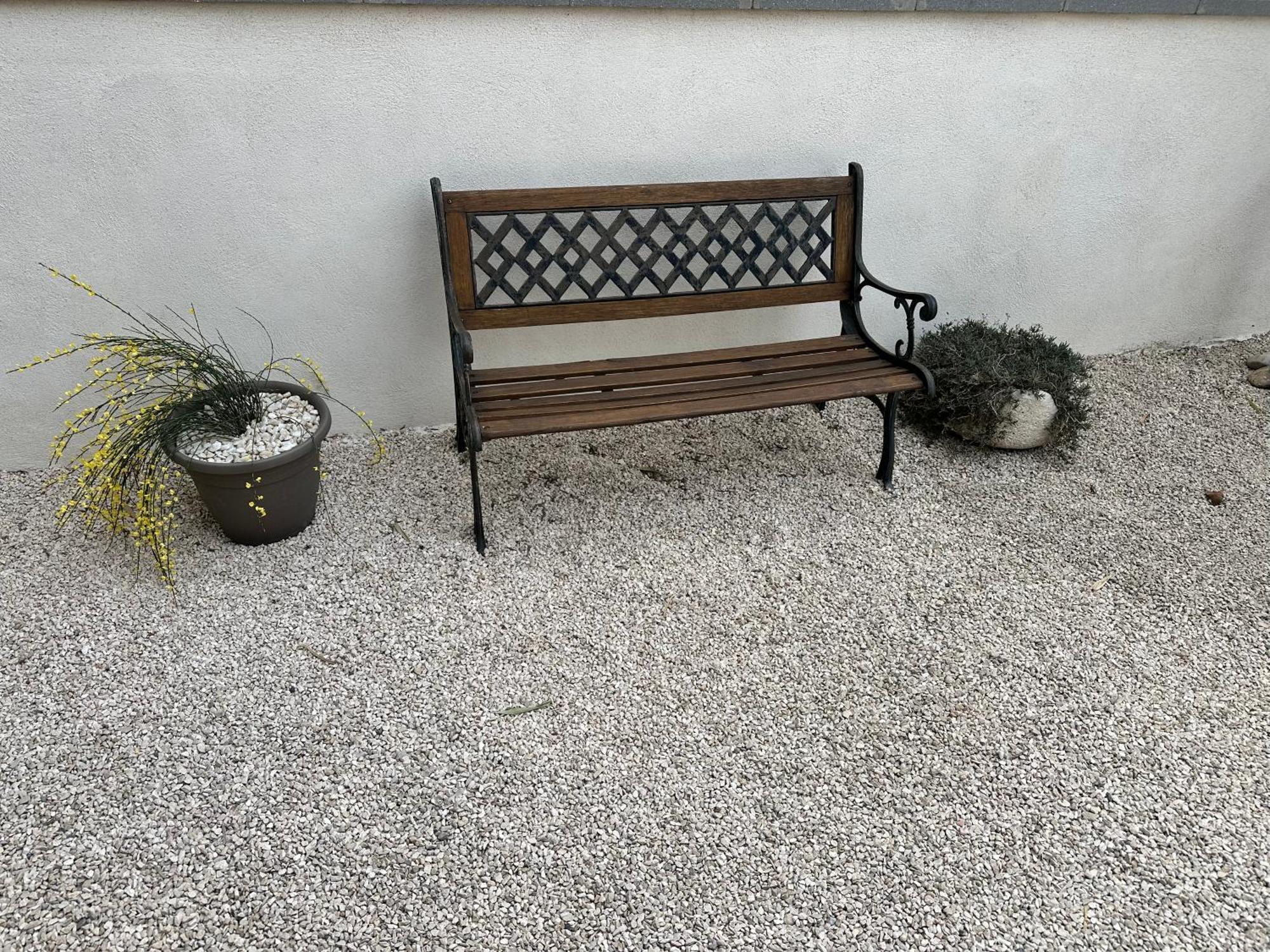 Appartement T2 Avec Terrasse Et Cour Cavaillon Exterior foto